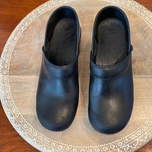 Sanita  Black Leather Clogs Size 39/9